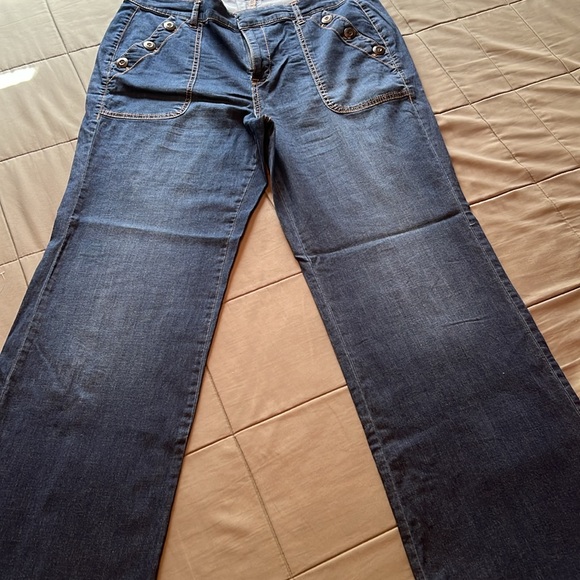 Stylish Blue Denim Jeans - Picture 4 of 6